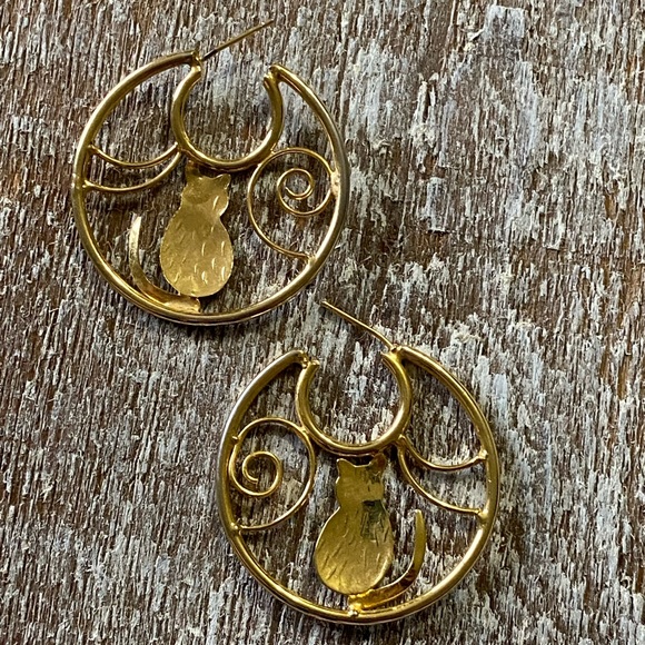 Gold Tone Cat Silhouette Halloween Hoop Earrings - Picture 2 of 5
